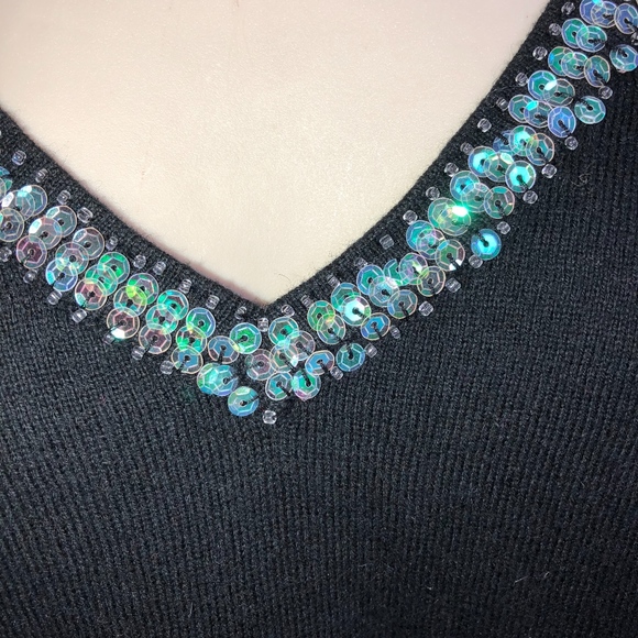 GAP black V-neck sequin trim sweater/NWT - Picture 4 of 7